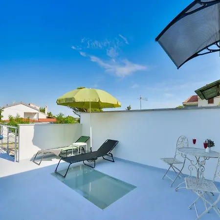 Vakantiehuis Ferienhaus Dragica Mit Pool 50 M Vom Privlaka (Zadar)