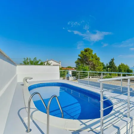 Ferienhaus Dragica Mit Pool 50 M Vom
